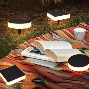 مصباح حديقة LED يعمل بالطاقة الشمسية من VMAX للحديقة والفيلا والنزهات الخارجية مربع الشكل