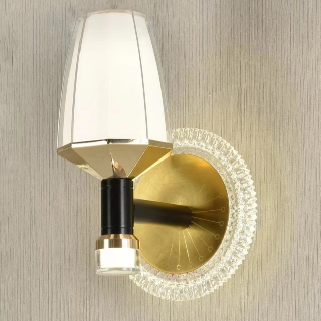 مصباح حائط Vmax V-WL24812RF-A بتصميم كريستالي مزخرف مع لمسة عصرية من الحديد، 3 ألوان